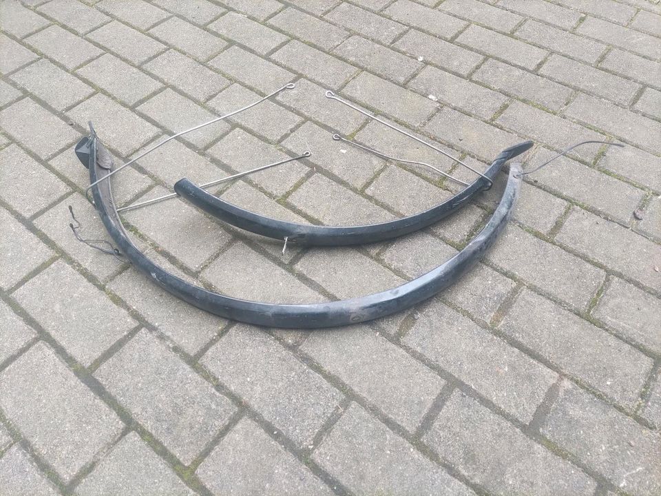 28" Schutzblech Set mit integriertem Kabel in Berlin