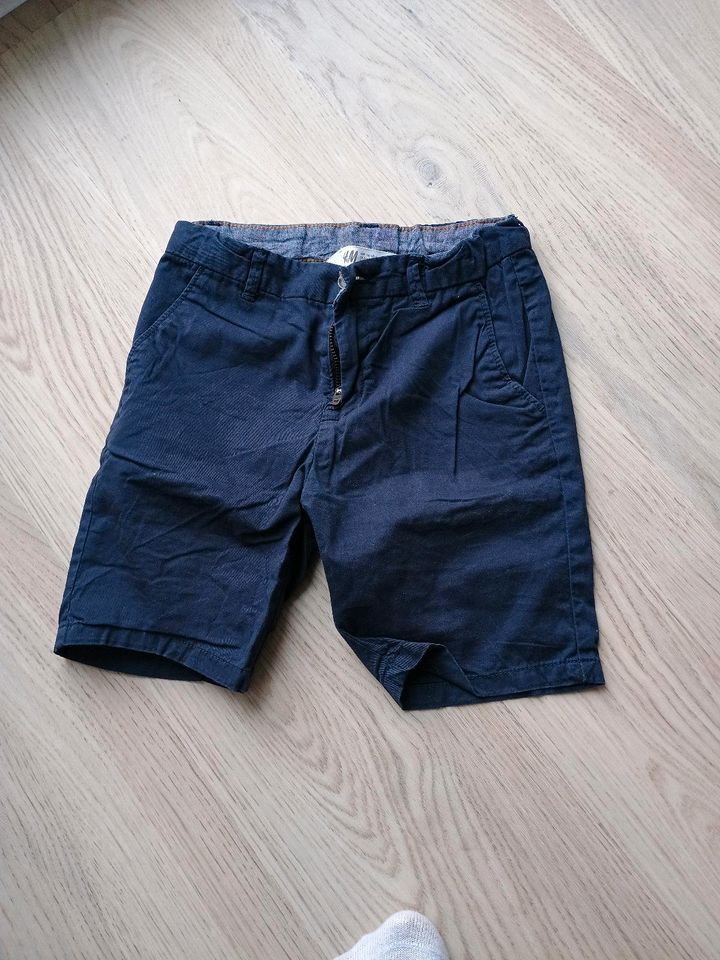 Shorts H&M Gr. 116, Jungen in Bakum