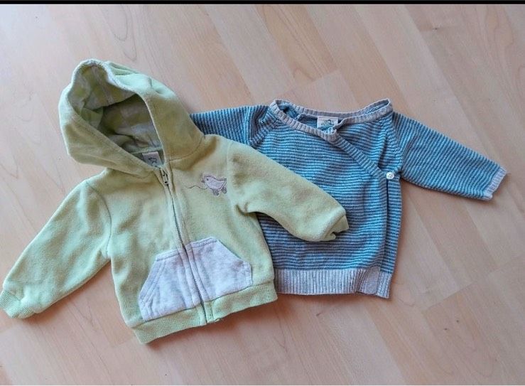 Babykleider Gr. 50/56: Schlafanzug, Strampler, Hose, Shirt, Weste in Quierschied