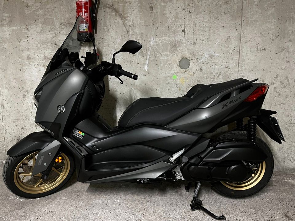 Yamaha XMAX 125 TECH MAX *kaum gefahren* in Köln