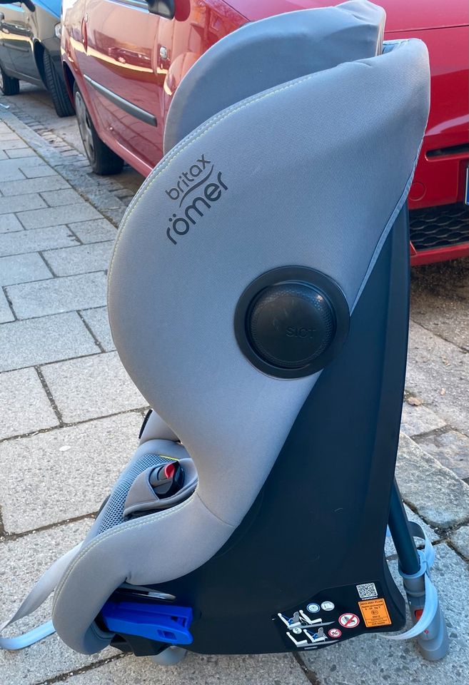 Britax Römer Max Way Plus Reboarder Kindersitz 9-25 kg in München