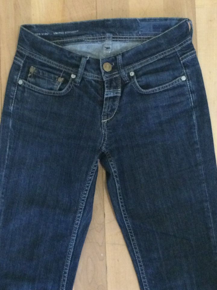 Wie neu! Jeans, hüftig, Gr. 36 in Düsseldorf