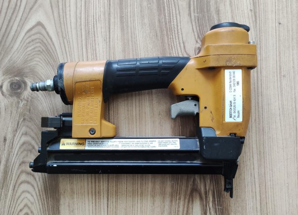 Bostitch Druckluft Stiftnagler Stauchkopfnagler Druckluftnagler in Castrop-Rauxel