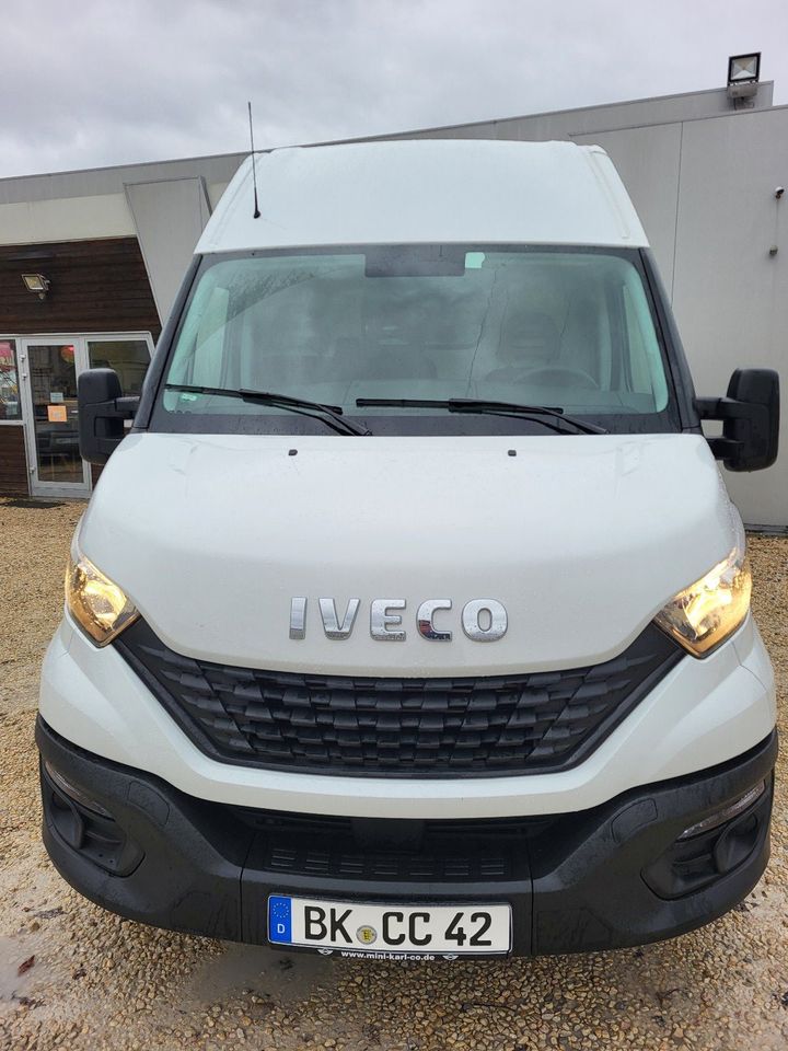 IVECO XXL Kastenwagen Sprinter Umzugwagen Mieten Zugfahrzeug in Backnang