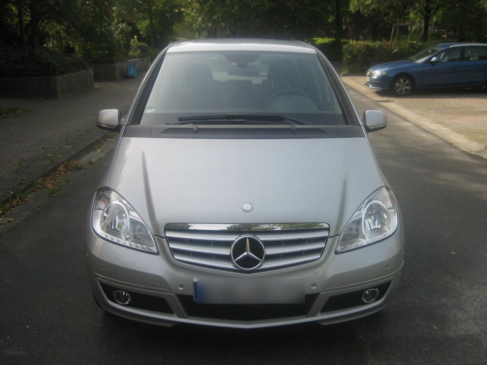 Mercedes Benz A 180 Benzin Typ 169 Sportpaket Comand Top-Zustand in Emden