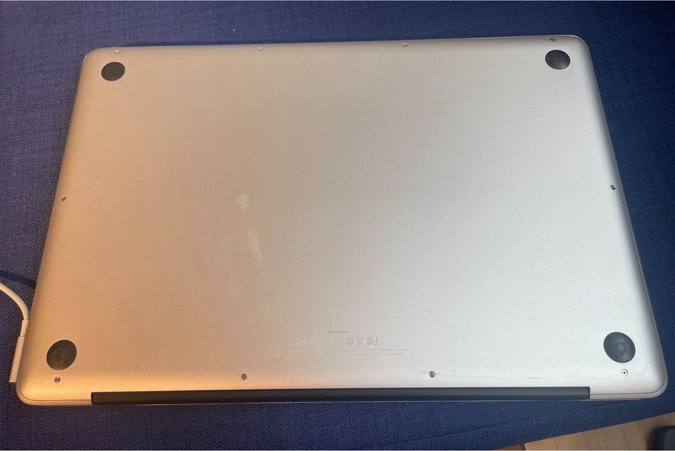 [AKTION] MacBook Pro A1286 - leichte Gebrauchsspuren in Mannheim