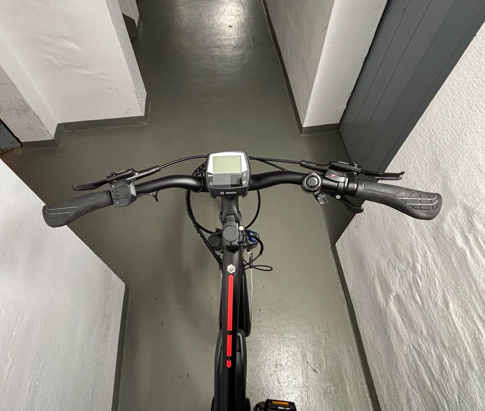 Victoria Trekking E-Bike 8.8 Trapez in Cölbe