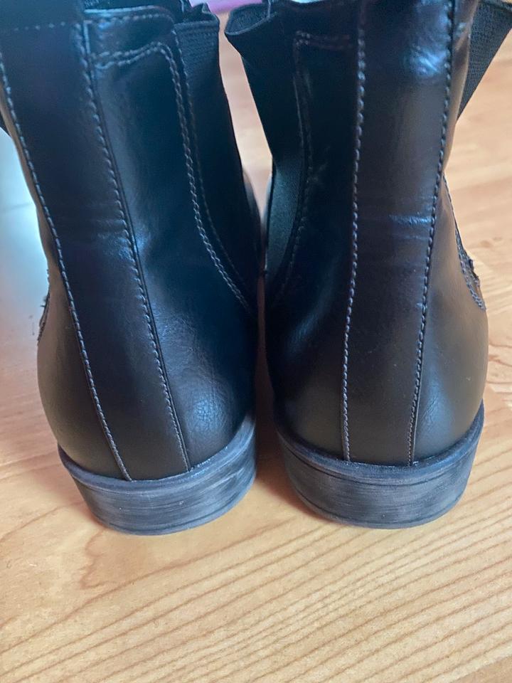 Lederboots Stiefel Schuhe Stiefeletten Boots schwarz 40 in Iserlohn