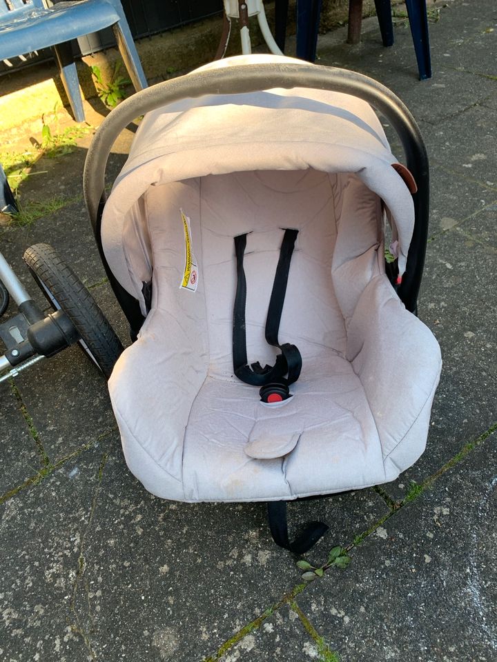 Kinderwagen mit babyschale in Heidenheim an der Brenz