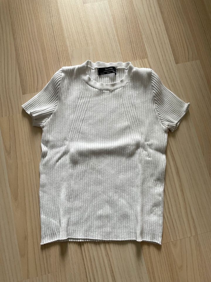 Bershka Tshirt Shirt Oberteil S 36 weiß in Bottrop