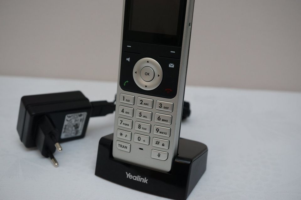 Yealink W56H IP-Telefon schwarz mit Ladestation in Ötisheim