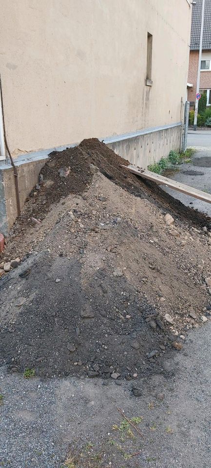 Erdaushub zu verschenken -Abholung jederzeit- in Mönchengladbach