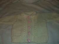 Hand MADE SUPER süße Baby-Strickjacke mit Zopfmuster creme NEU 56 Hessen - Erbach Vorschau