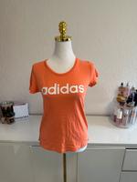T-Shirt von Adidas Größe S Hessen - Niestetal Vorschau