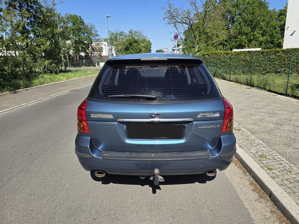 Subaru Legacy 2,5 LPG Automatik AHK in Berlin