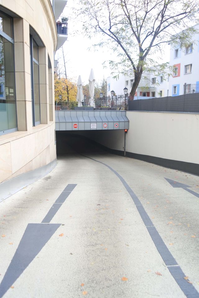 2 derzeit vermietete Gewerbeeinheiten + 2 SUV-TG-SP im Zentrum-West in Leipzig