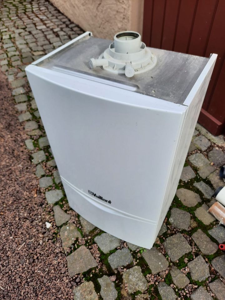 Vaillant Gasheizung/ Gas-Wandheizgerät mit Brennwerttechnik, 2012 in Halle