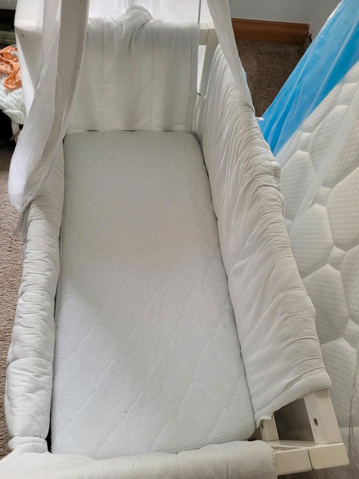 Beistellbett Baby mit Zubehör in Oederan