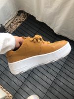 Sneaker NIKE W AIR FORCE 1 SAGE LOW LX Wheat Metallic Gold White Berlin - Treptow Vorschau