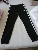 ich verkaufe eine sehr schöne adidas  jogginghose Sachsen-Anhalt - Aschersleben Vorschau