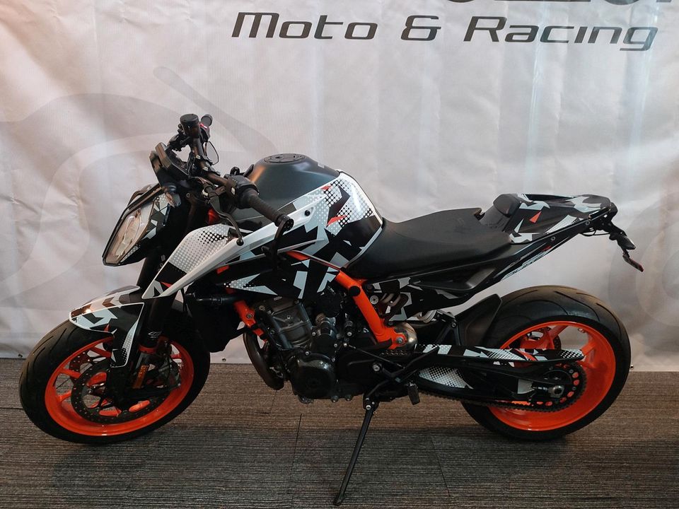 KTM 890 Duke R Dekor IX Race Finanzierung möglich in Hainichen