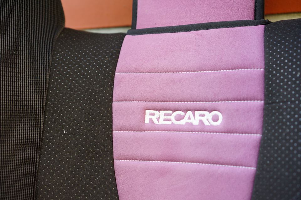 Recaro Monza Nova mit intergr. Kopfhörern in Schenefeld