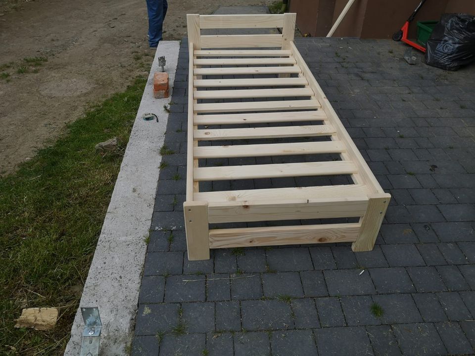 90x200 Holzbetten inkl. Lattenrost Massiv Holz Bett Hersteller in Schweitenkirchen