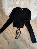 Amisu Basic Shirt Langarmshirt rückenfrei schwarz Gr. 36 S Baden-Württemberg - Rastatt Vorschau