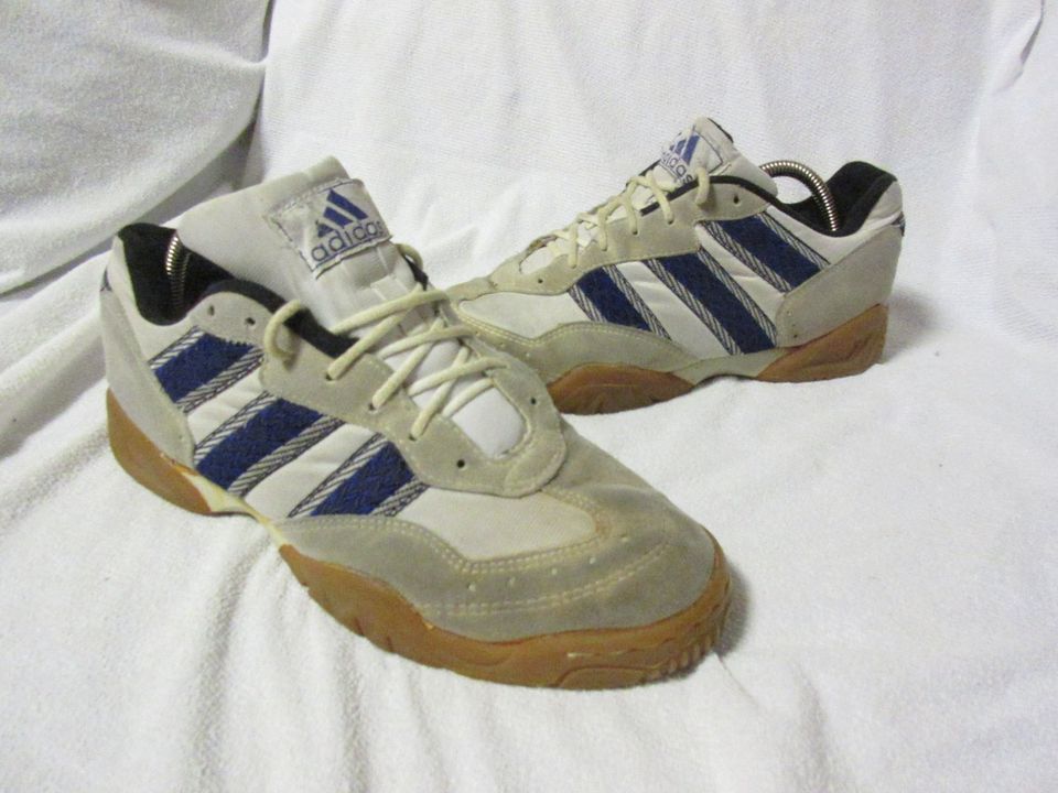 Adidas Handball Schuhe Vintage Gr.44 "Rarität von 1995" in  Baden-Württemberg - Malsch bei Wiesloch | eBay Kleinanzeigen ist jetzt  Kleinanzeigen