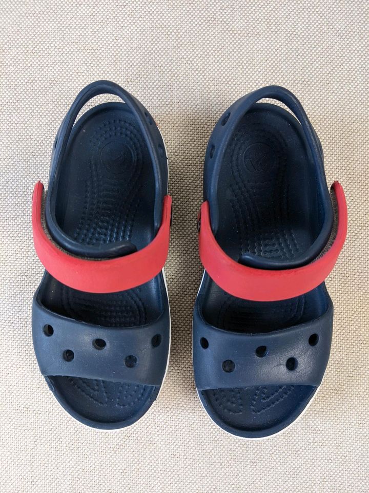 Crocs-Sandalen navy/red | C10 26 in Berlin