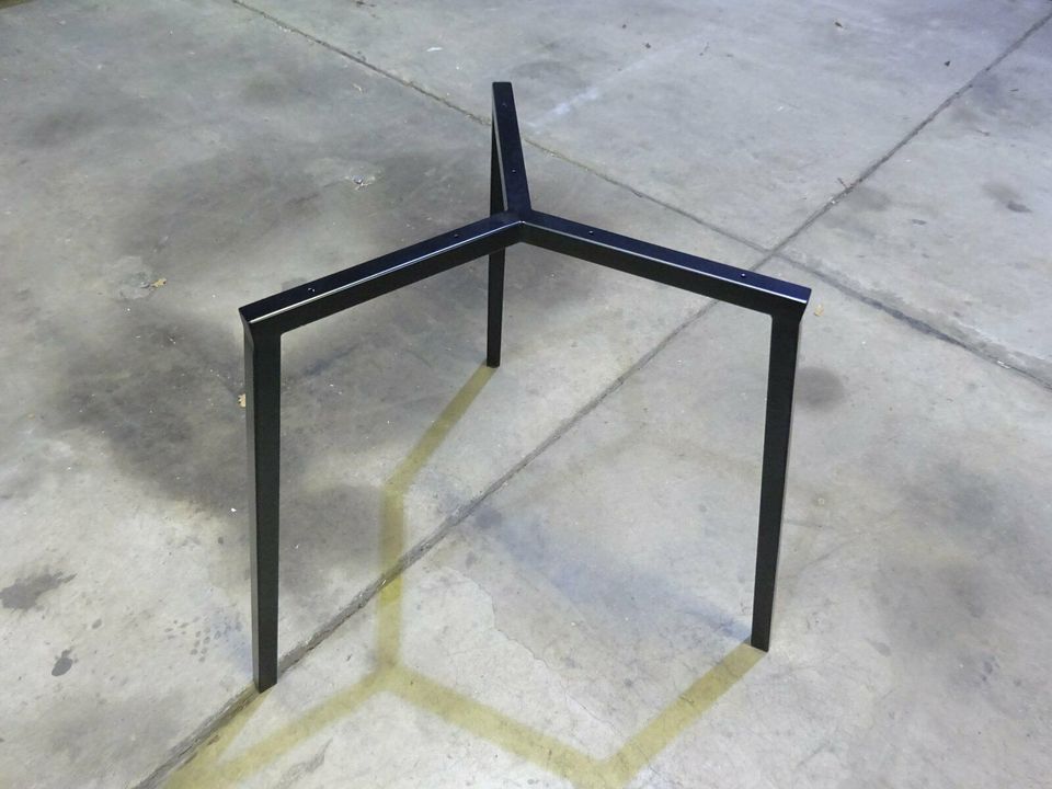 Hay Loop Stand Table rund 90 cm schwarz  Höhe 74 cm (oder 97 cm) in Norderstedt