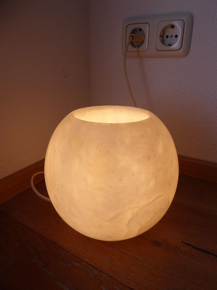 Tischlampe Tischleuchte Kugel Stein Höhe ca. 18 cm 1,9 kg Wie NEU in Eitensheim