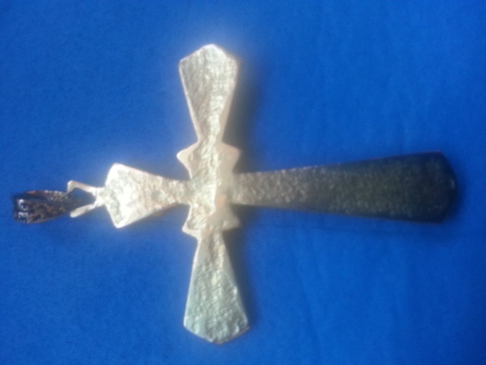 Goldenes Kreuz Acht Rubine,750 er,Gold,Rubine,18 Karat,Anhänger in Nidda