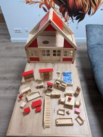 Puppenhaus mit Möbeln Spielzeug Holz Holzhaus nachhaltig Niedersachsen - Sibbesse  Vorschau