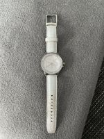 Armbanduhr von „DKNY“ in Silber mit weißem Lederarmband & Strass Bayern - Himmelkron Vorschau