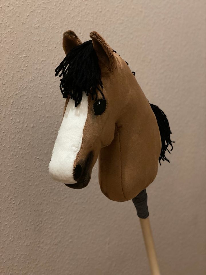 Hobby Horse Brauner Hobbyhorse in Dallgow