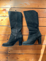 hohe Stiefel / Schuhe Timberland schwarz Rauleder Größe 39,5 Hessen - Kassel Vorschau