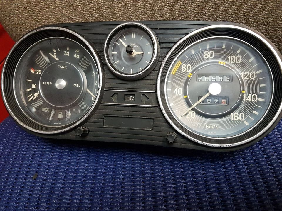 Mercedes /8 W115 Tachometer Kombiinstrument Tacho in Frankweiler