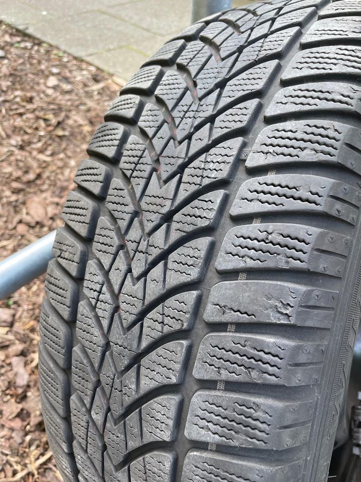 Dunlop Winterreifen 205/55R16 in Berlin