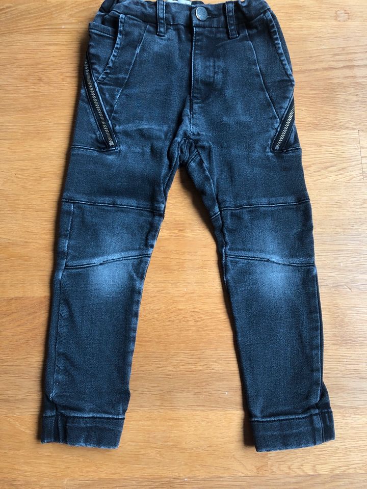 Jeans Größe 110 von Zara in Frankfurt am Main