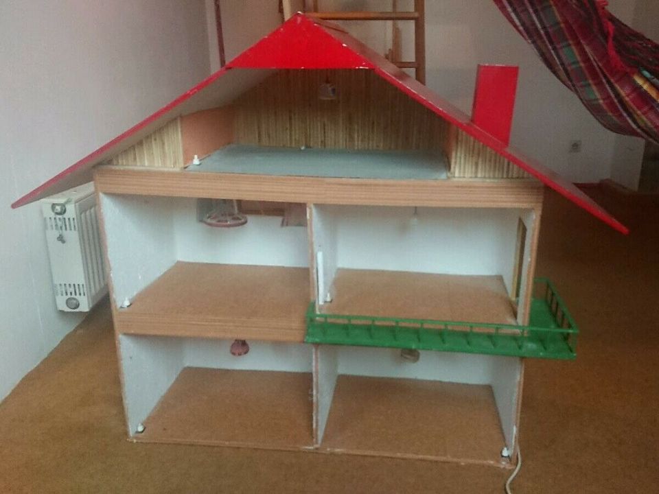 Puppenhaus 95x100x34 cm, 4 Zimmer und Dach in Bayreuth