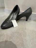 Schuhe elegante mit Absatz in grau Rheinland-Pfalz - Ludwigshafen Vorschau