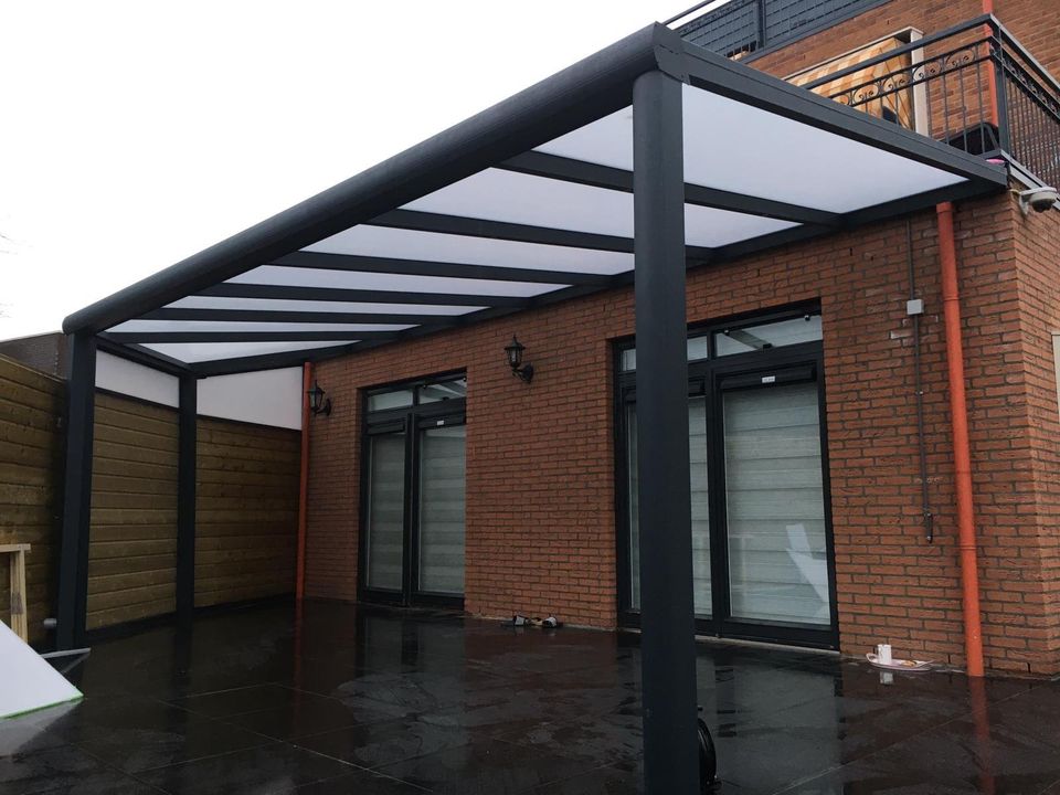 Alu Terrassenüberdachung 600 x 300 16 mm Polycarbonat Eindeckung in Gelsenkirchen