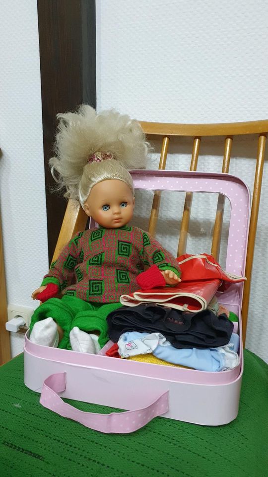 "Princess" Puppe Zapf Creation Schlafaugen + Koffer Klamotten in Möser