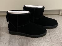 UGG Boots W Classic Mini Logo Zip Niedersachsen - Wolfsburg Vorschau