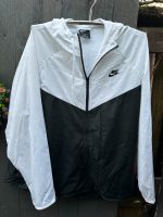 Nike-Jacke ungetragen, Größe 3XL, Nordrhein-Westfalen - Mülheim (Ruhr) Vorschau