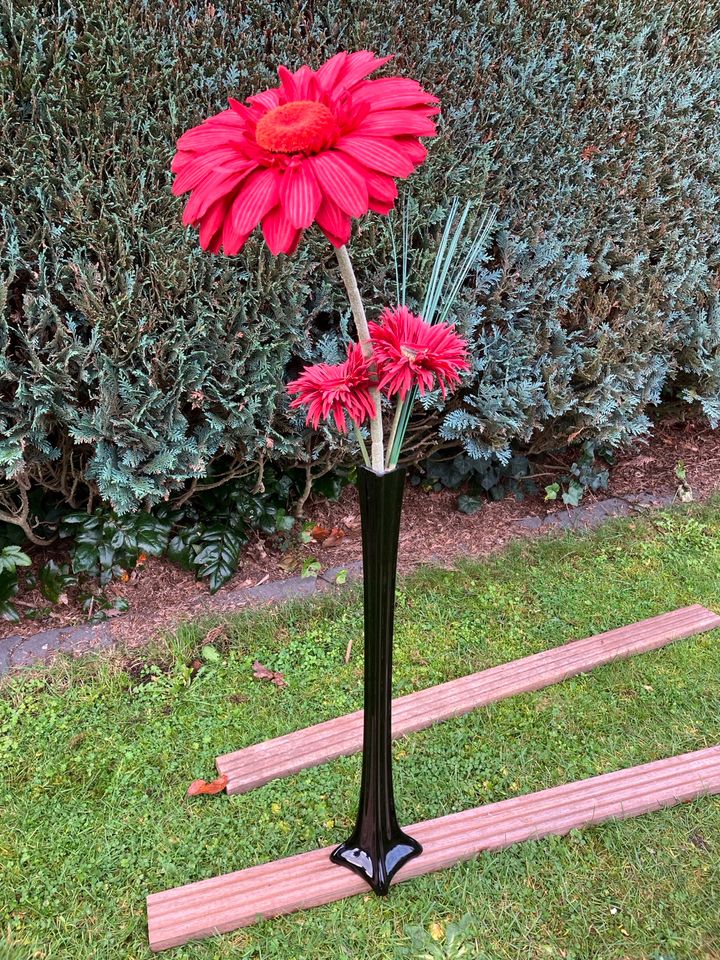Kunstblumen mit Glas Bodenvase Vase gebraucht in Schloß Holte-Stukenbrock