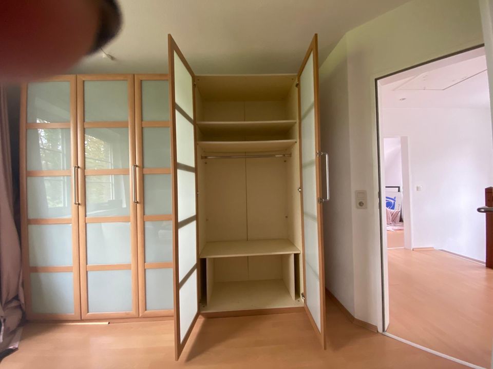 KLEIDERSCHRANK in Hagen im Bremischen