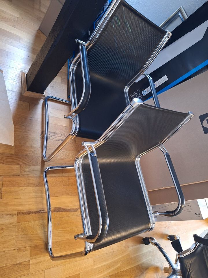 2 Elegante Büro Stühle Chrome Schwarz in Centrum