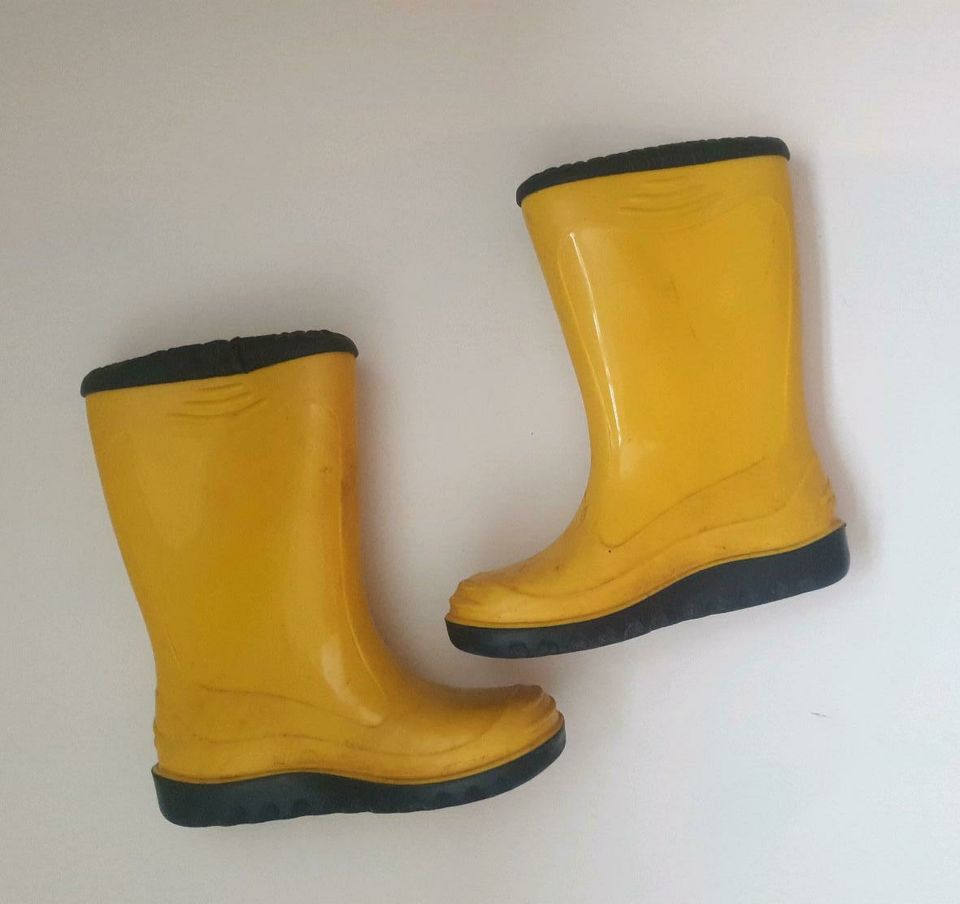 Gummistiefel 22 gelb Kleinkind Regenkleidung Schuhe  Stiefel in Leipzig